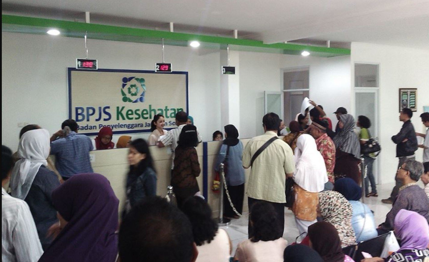 Antri bayar BPJS